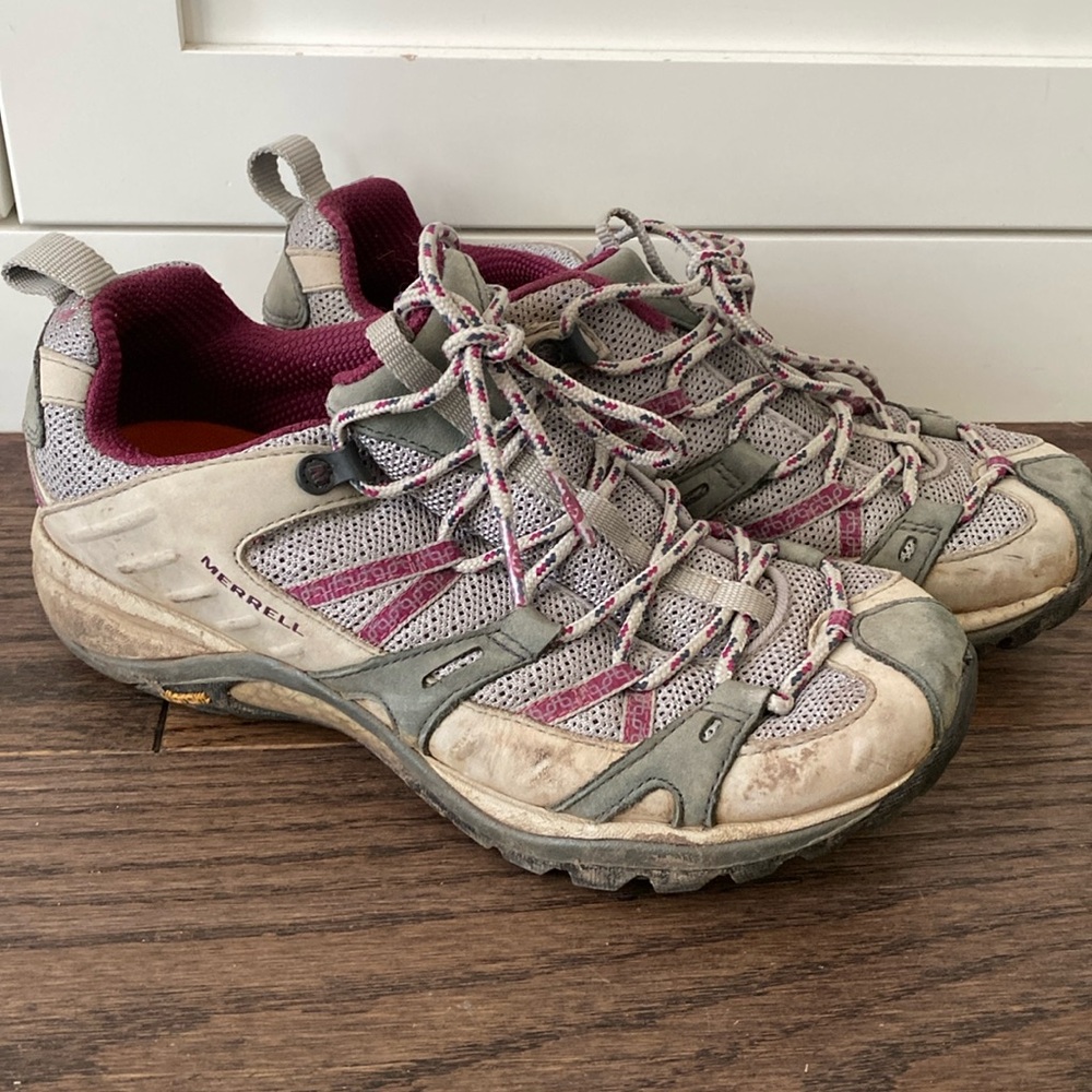 MERRELL WOMENS HIKING SHOES SZ 8